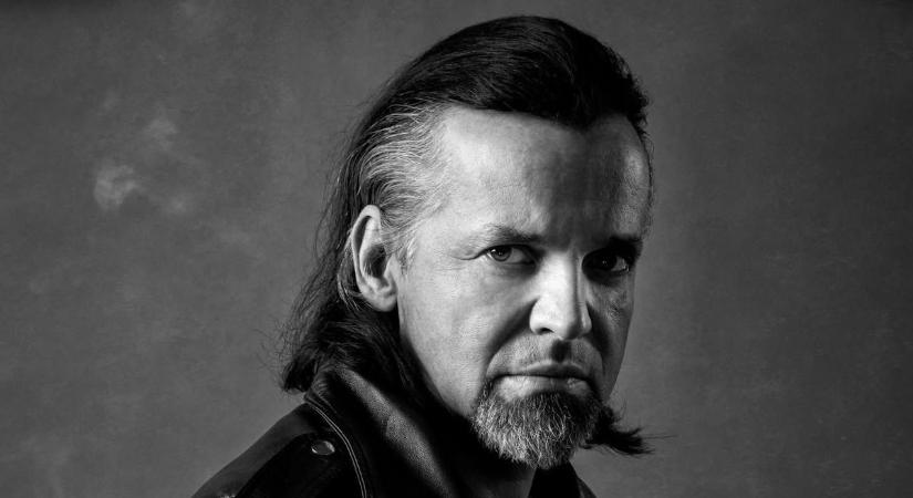 Fejes Tamás: „mi egy semmiből jött vidéki zenekar vagyunk, a közönség tart ott, ahol”