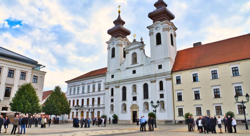 Öregdiák-programok a Czuczor Gergely Bencés Gimnáziumban