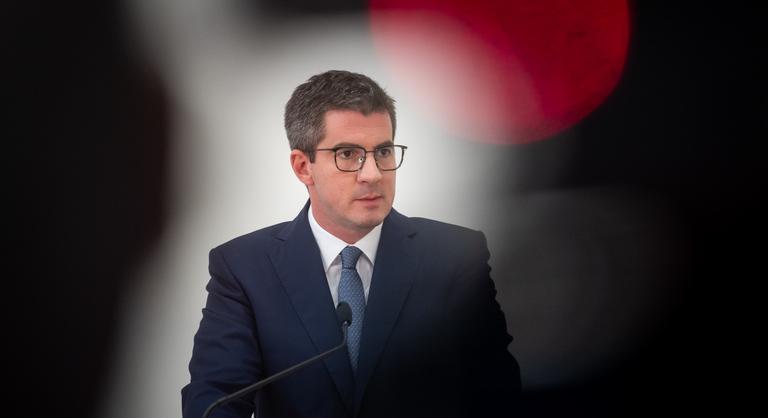 „Totál kivan a csávó” – Kocsis Máté nekiment Magyar Péternek Orbán Viktor kaposvári országjárása miatt