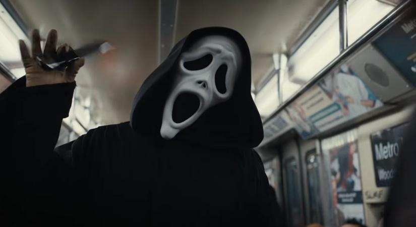 Már magyar szinkronnal is megnézhetitek az új Horrorra akadva politikailag cseppet sem korrekt első előzetesét, benne rengeteg popkulturális utalással