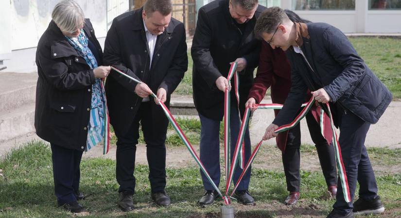 A városi beruházások nem állnak meg: számos iskola megújul támogatások keretében (galéria)
