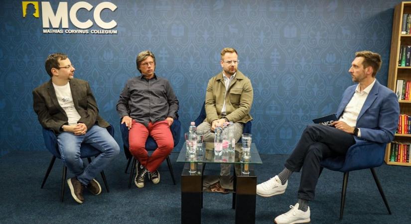 Szolnokon tartottak nagy sikerű közéleti kibeszélőt az ország legismertebb politikai elemzői – galériával