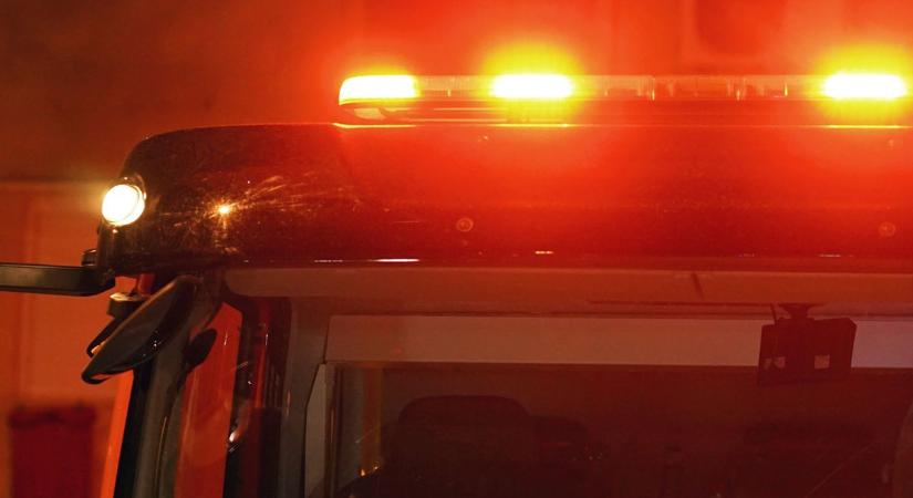 Autópályán kapott durrdefektet a kamionos, hihetetlen, ami ezután történt  videó