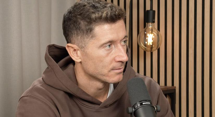 Robert Lewandowski döntött, itt folytatná a lengyel világklasszis