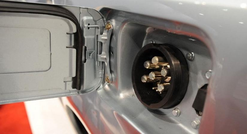 Sokkot kapott az európai autóipar: bevetették a kínai csodafegyvert, ami 9 perc alatt teletankolja a villanyautókat