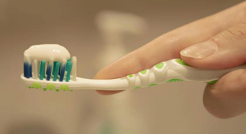 A fogorvosok figyelmeztetnek: ezt az összetevőt mindig keresse a fogkrémben