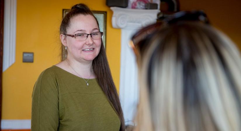 Majdnem belehalt a fel nem ismert betegségbe, ma azoknak segít Miskolcon, akik máshol semmit sem mernek megenni