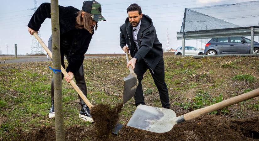 Barcsa Lajos véderdőt ültet Debrecen köré