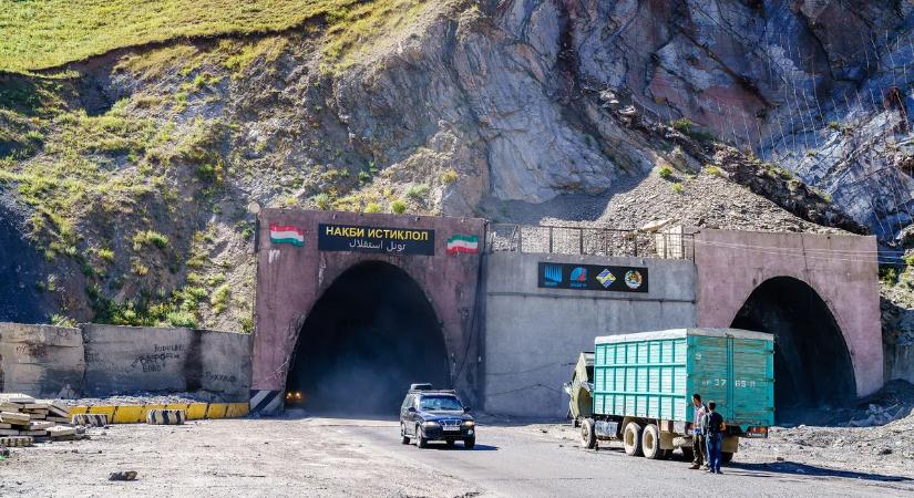 Fotókon a világ leghalálosabb alagútja. Ön vajon merne vezetni benne?