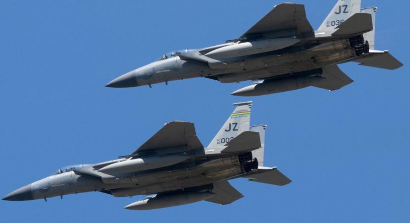 Amerikai tiszt: UFO-k mentették meg a világot egy nukleáris háborútól