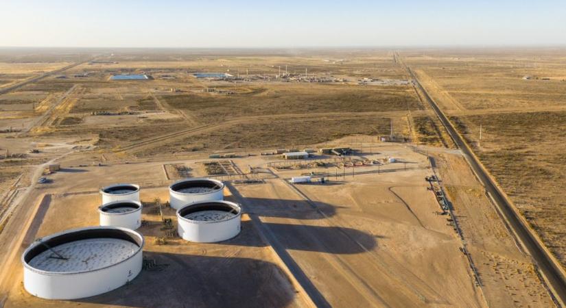 Amerika óriásbombákat vetett be