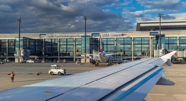 Leállt a berlini repülőtér, sztrájk miatt megbénult a teljes légiközlekedés