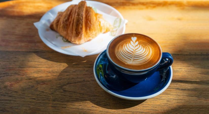 Szerdai friss hírek, forgalom, időjárás – Reggeli pakk