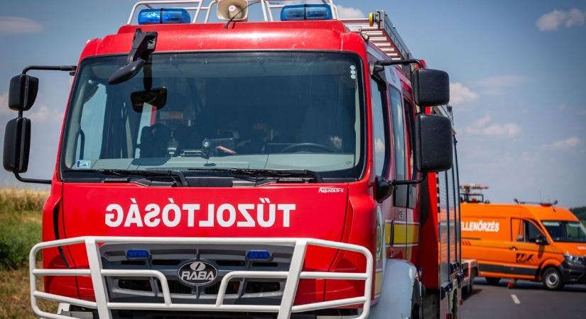 Éjszakai baleset Zalában: lángolt a jármű, le is kellett zárni az utat