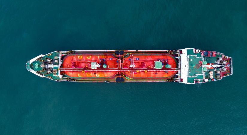 Málta nemzetközi segítségért kiállt egy orosz hajó miatt