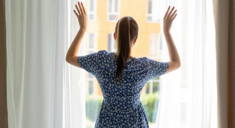 Mindenki zárja be az ablakot: ezért nem szabad reggel és este szellőztetni