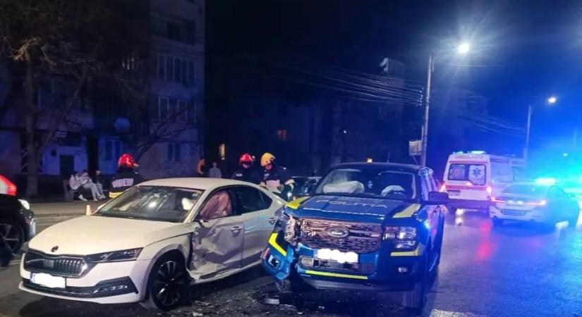 Kórházba kerültek a helyszínelők, miután bevetés közben beléjük hajtottak