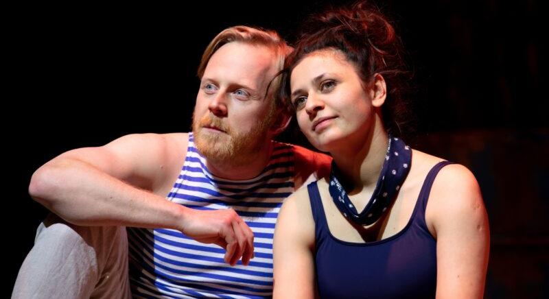 Búcsúzik a Portugál a József Attila Színházban – A Fradi is „megérkezett” Irgácsra