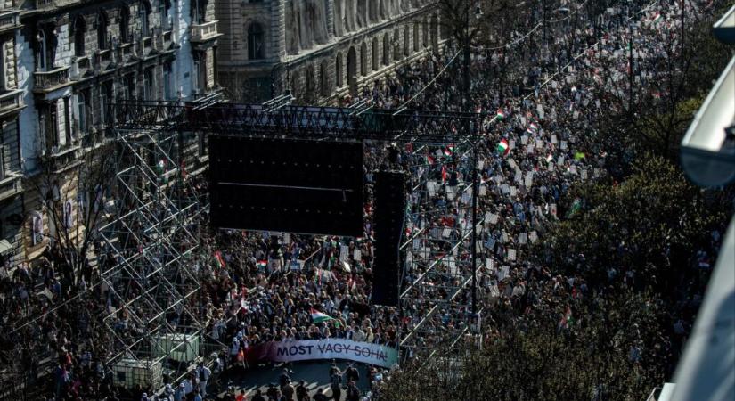 Ennyien hallgatták a helyszínen Magyar Pétert és Orbán Viktort