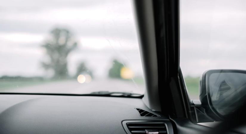 Érdekes felmérés az ADAC-tól: ezekből az autókból lehet a legrosszabbul kilátni