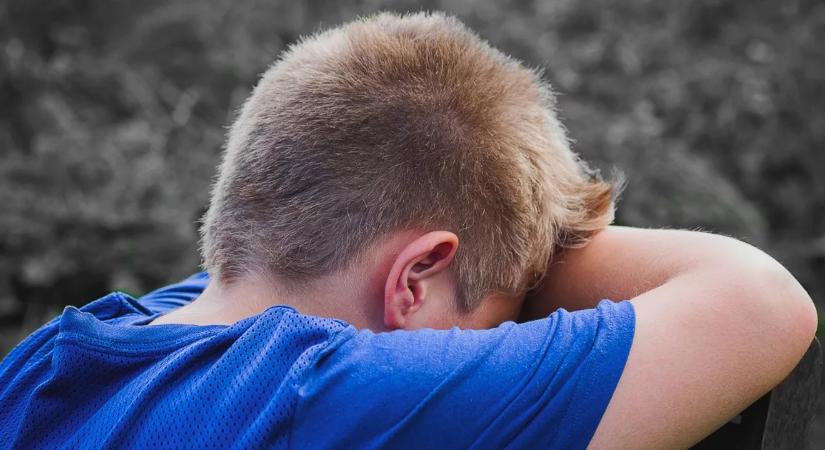 „Hatan mentek végig rajtam, vérben úszva feküdtem” – egy volt állami gondozott Dr. Csernusnak nyílt meg