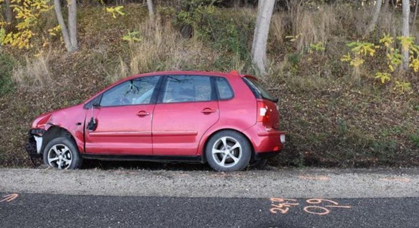 Leszorított két autót, majd simán továbbhajtott a kamionos Bajánál