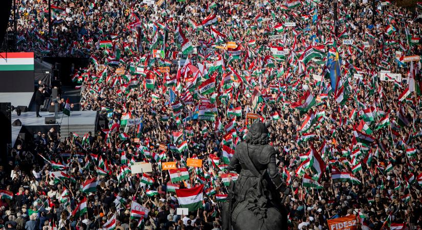 Kutatók: Magyart háromszor többen hallgatták, mint Orbánt