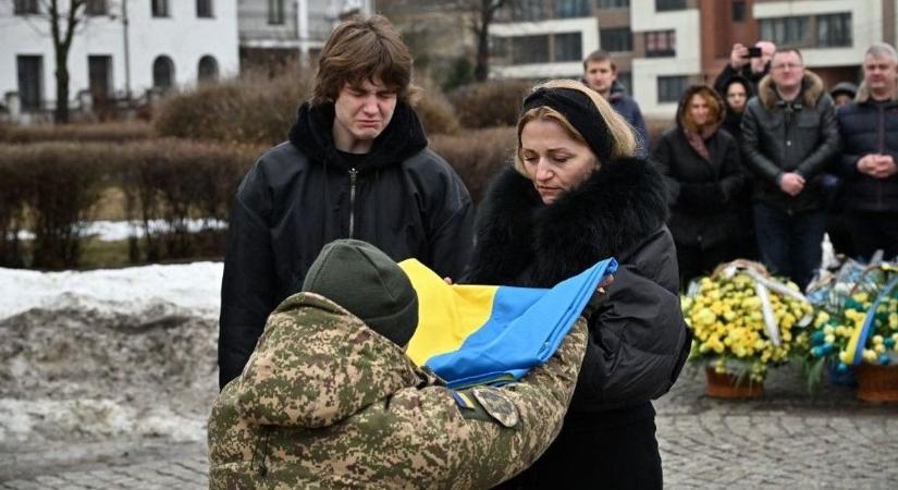 Több lehet a halott, mint amit bevallanak – sokkoló képek Ukrajnából