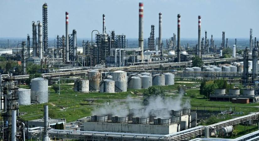 Már nem is titkolják: Kapitány Istvánon keresztül a Shell-nek játszhatja át a Tisza Párt a Mol-t