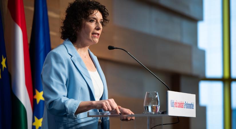 Félmillió levélszavazat a tét: Dobrev Klára leleplezte a kormánypárt tervét