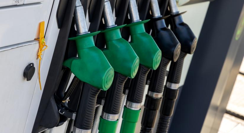 Ebből még baj lehet: elszakad egymástól az üzemanyagok védett és piaci ára