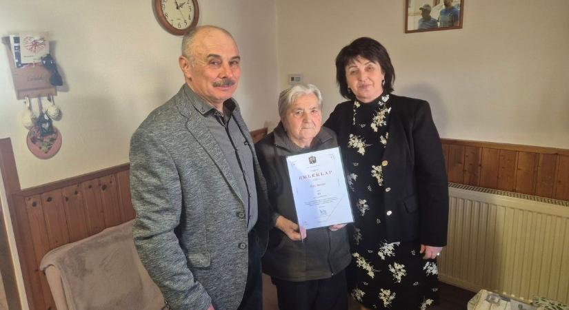 Margit nénit köszöntötték az acsalagiak, 90 éves lett a falu szeretett lakója