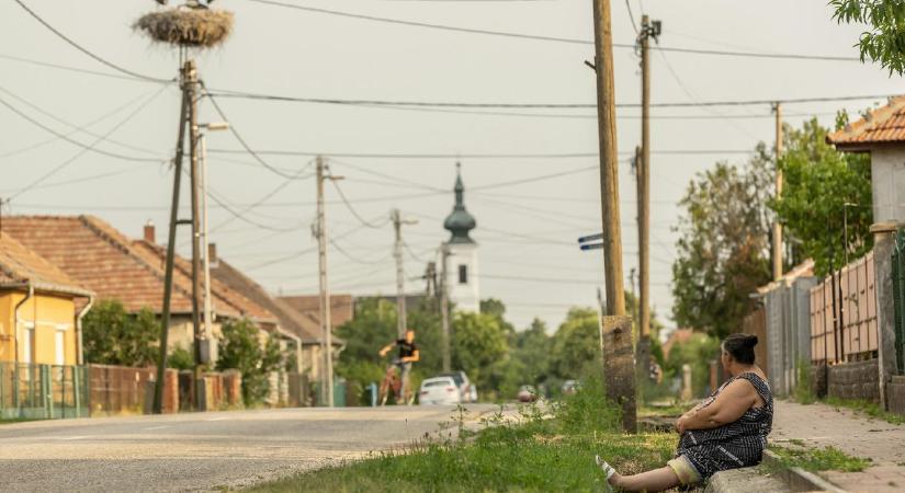 Elhasalt a „helyi önazonosság” védelme: a kormányhivatal szerint a rendeletek diszkrimitívak, hatályon kívül kell helyezni őket