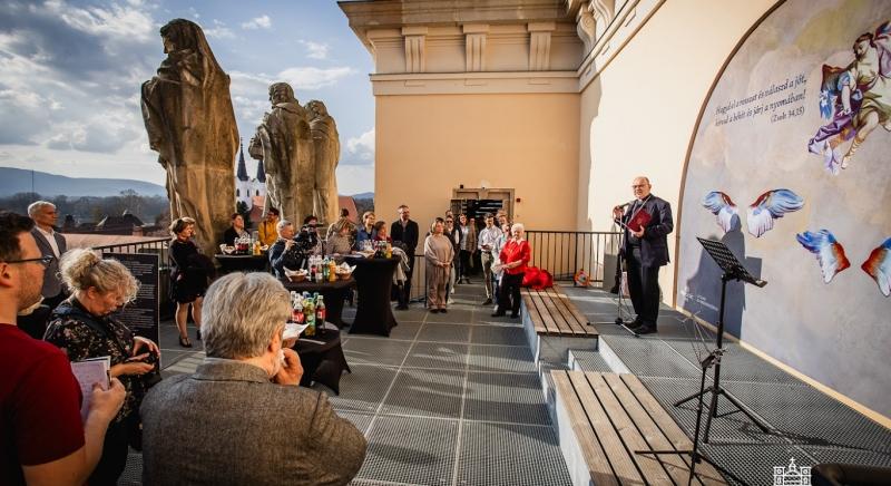 Ég veled! – új élményt és perspektívát kínál a Dunánál a váci székesegyház toronykilátója