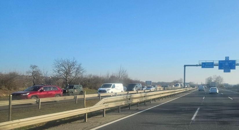Figyelem! Több napon át tartó teljes útlezárás nehezíti a közlekedést az M7 autópályán