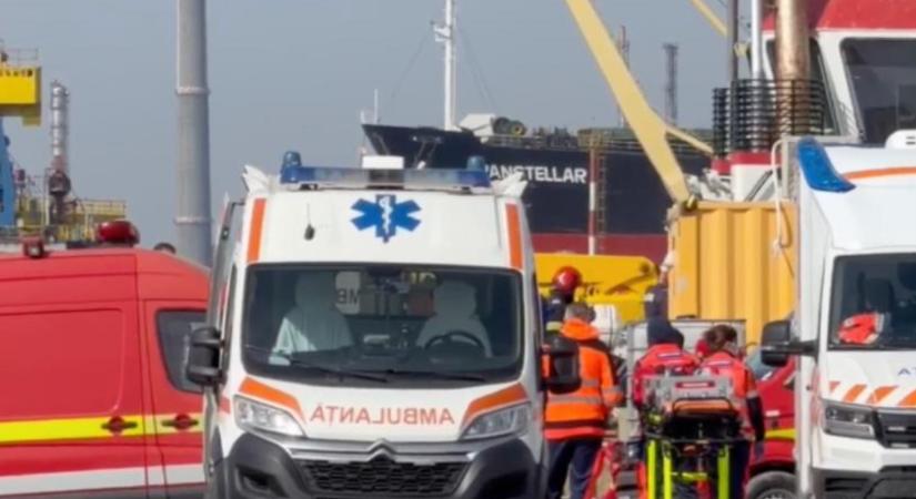 Elsüllyedt egy vontatóhajó Romániában, az öttagú legénységből senkit nem sikerült élve kimenteni