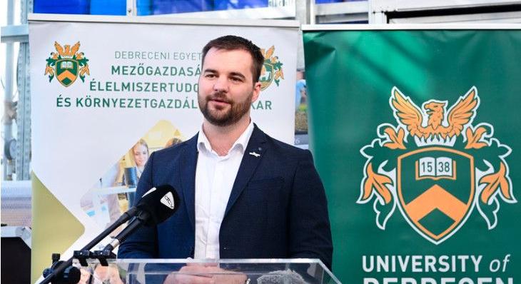 Hazahozták Debrecenbe az első magyar űrnövényeket