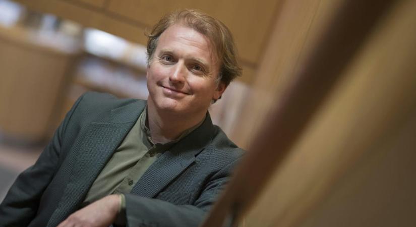 Lackfi János a Kossuth-díjáról: A bizottság anyám távollétében szavazott