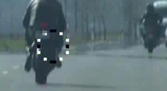 A rendőrök is csak néztek, mennyivel tépett egy motoros Orosháza felé