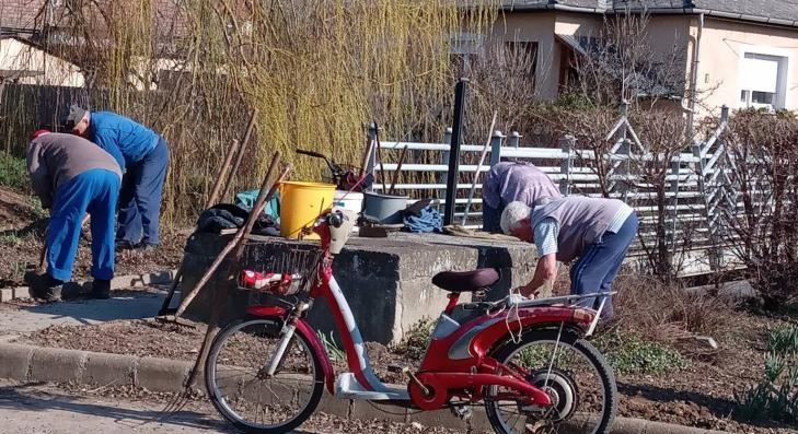 Megszépül Szűcsiben a Zsigmond park 