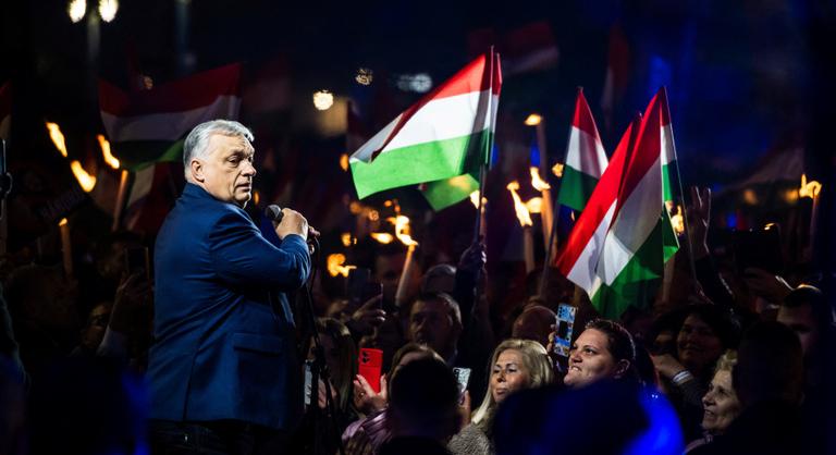 „Nem lehetsz félkemény, nincs köztes állapot” – Orbán Viktor több mint tíz év után adott interjút egy brit csatornának