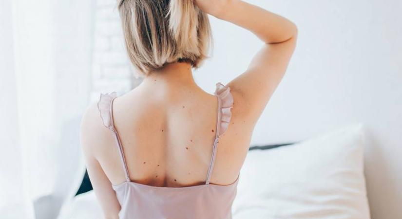 Dús hatású frizura rövid, vékony szálú hajból: egy szempillantás alatt elkészítheted