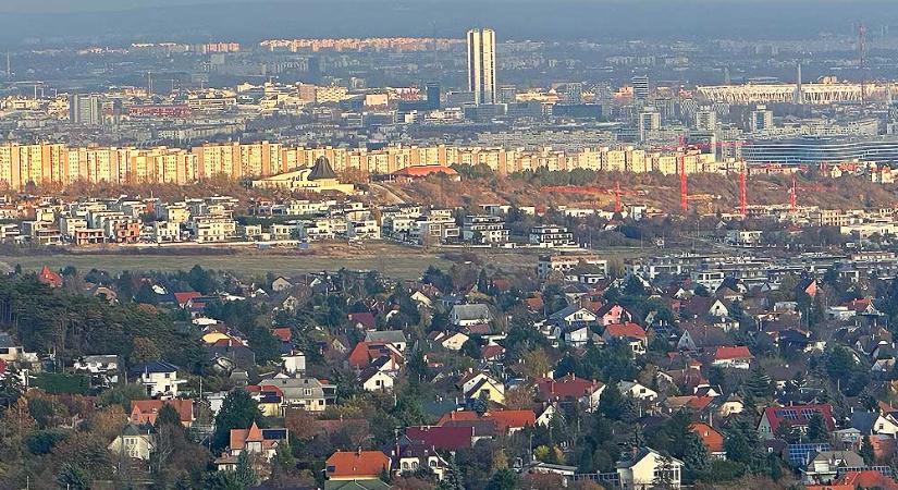 Tovább bővül Budapest környékének lakossága, közben egyre kevesebben laknak a fővárosban, az agglomerációs álom azonban egy 30 km-es sáv után véget ér