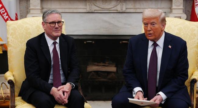 Zelenszkij felszólította Trumpot és Starmert, hogy találkozzanak és béküljenek ki