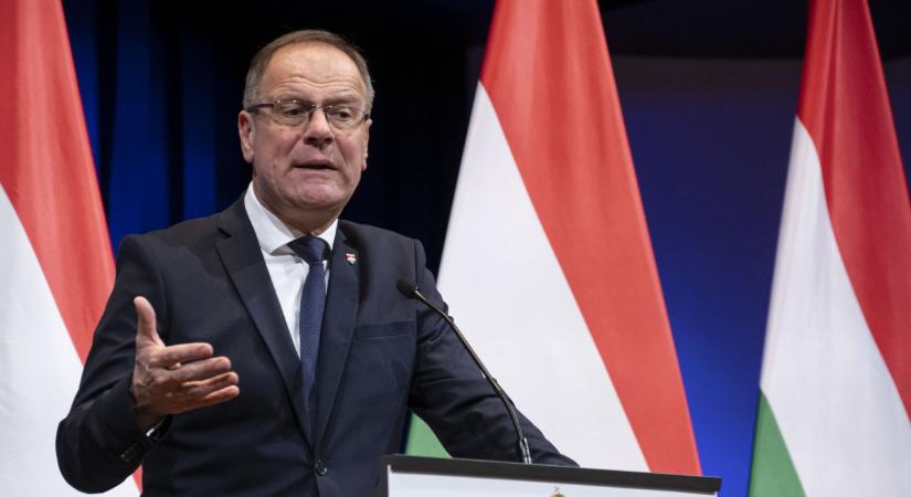 Navracsics Tibor: hasonlóan bizonytalan most a helyzet, mint a második világháború után