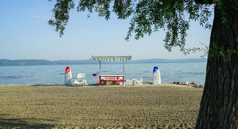 Balatoni vagy tengerparti nyaralás – mit mutatnak a legfrissebb KSH-adatok?