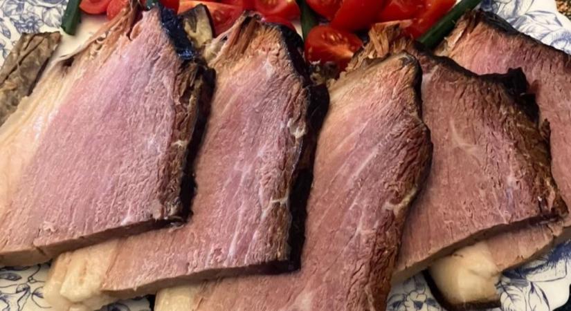 „Jöjjenek, nézzék meg!” – Így zajlik a sonkakészítés ott, ahol semmit nem titkolnak