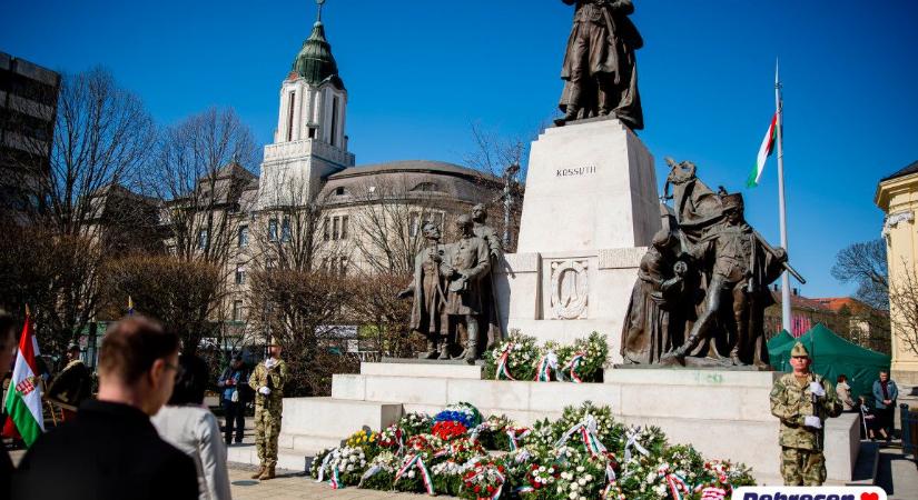 Eltávolították az oroszok koszorúját Debrecenben