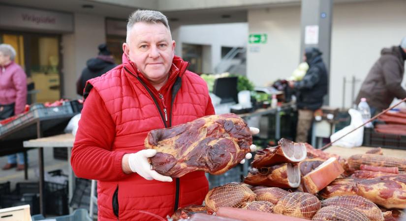 Kertészkedésre invitált a szekszárdi piac, mutatjuk, milyen áron kínálták a palántákat (galéria)