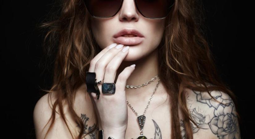 Hétköznapinak tűnő tetoválást csináltatott a nő: majdnem elájult, amikor rájött, mi a valódi jelentése